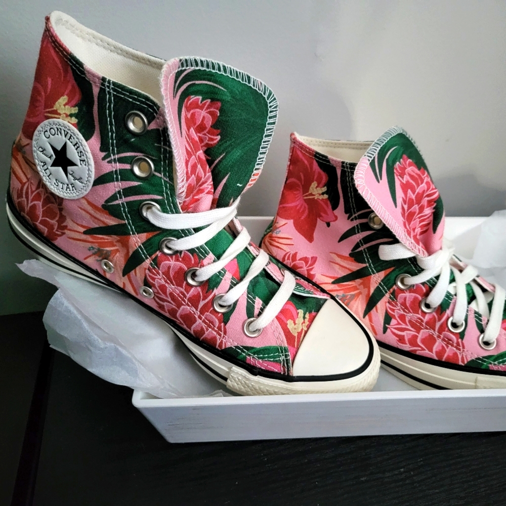 Floral Converse